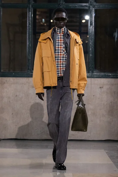Look 17
